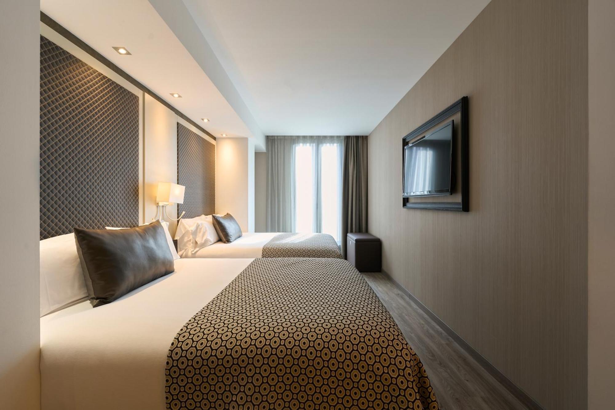 Hotel Catalonia Square 4* Sup Barcellona Esterno foto