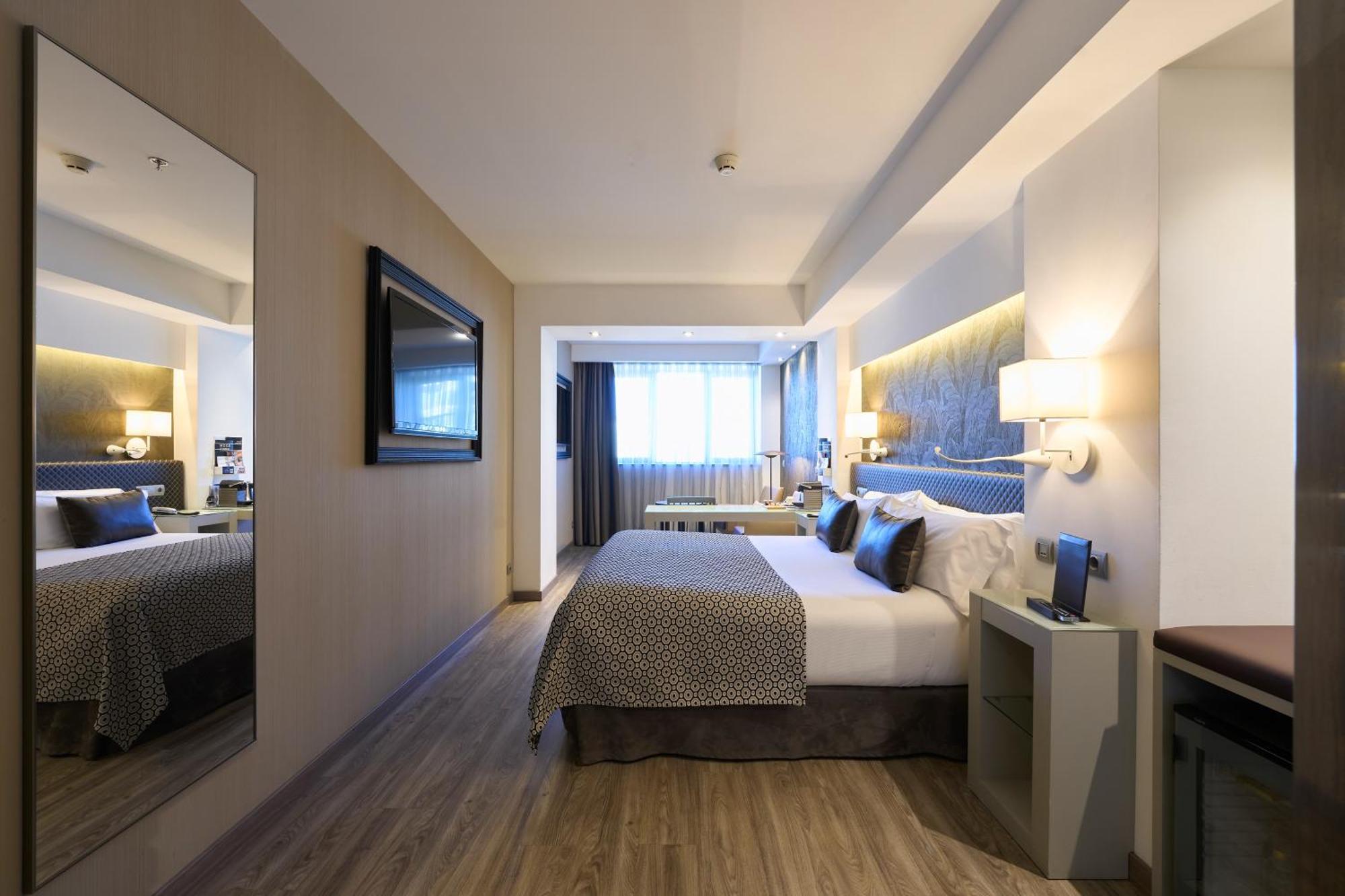 Hotel Catalonia Square 4* Sup Barcellona Esterno foto